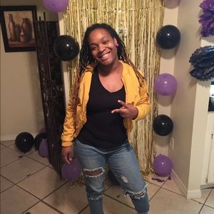 Meet your Posher, Tyrina